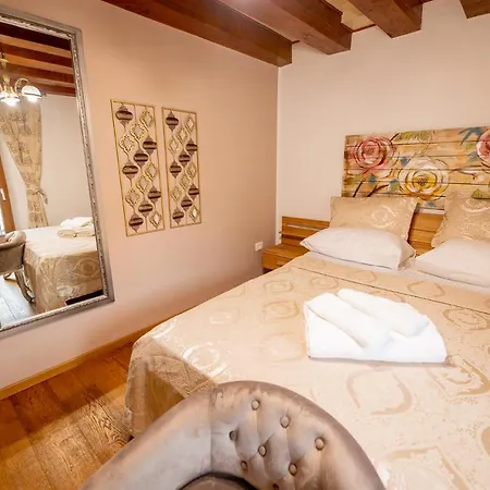 Royal Mia Apartmán *